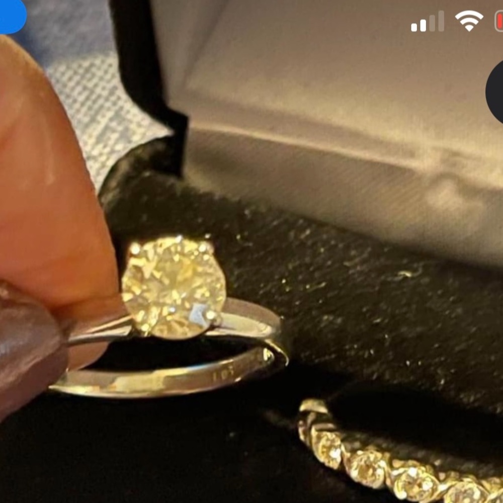 1.03 leo round diamond ring
